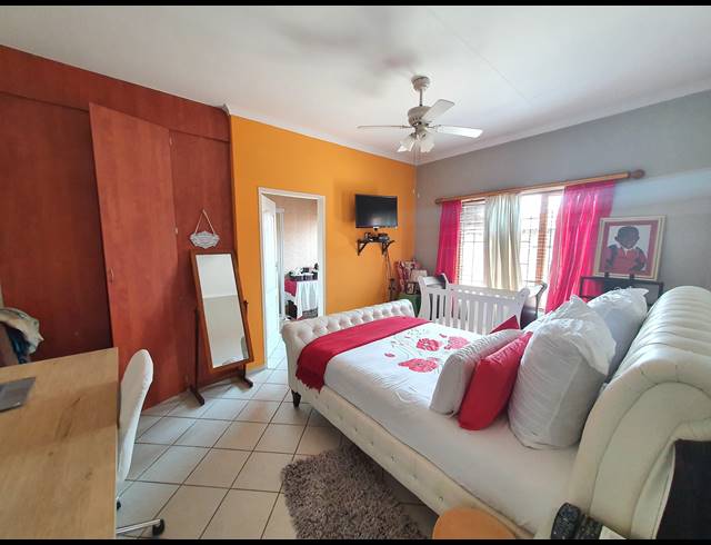 3 BEDROOM TOWNHOUSE FOR SALE IN WATERVAL EAST